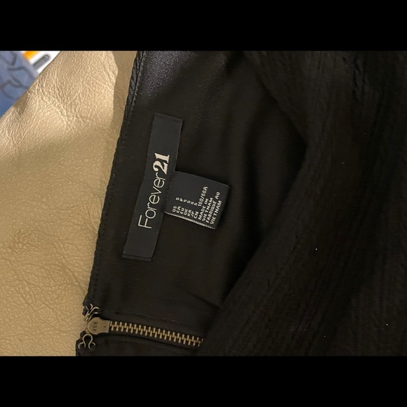 Forever 21 Fitted Mini Skirt - Picture 5 of 5